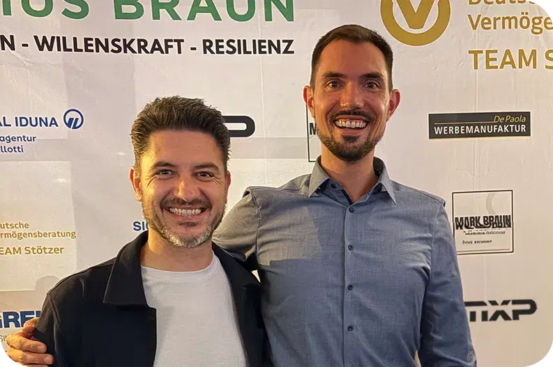 MXP GmbH Geschäftsführer Benjamin Knecht gemeinsam mit Abenteurer Darius Braun